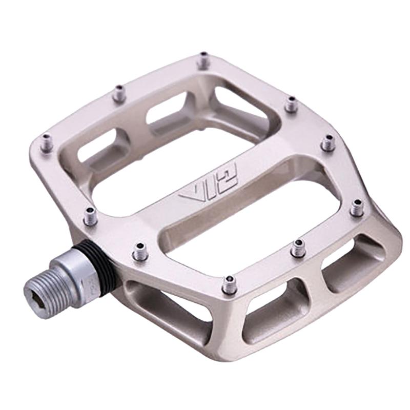 dh flat pedals